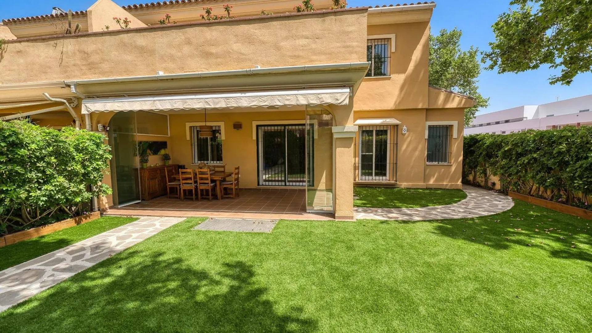 فيلا 3068 Luxury Family Townhouse In Elviria, ماربيا
