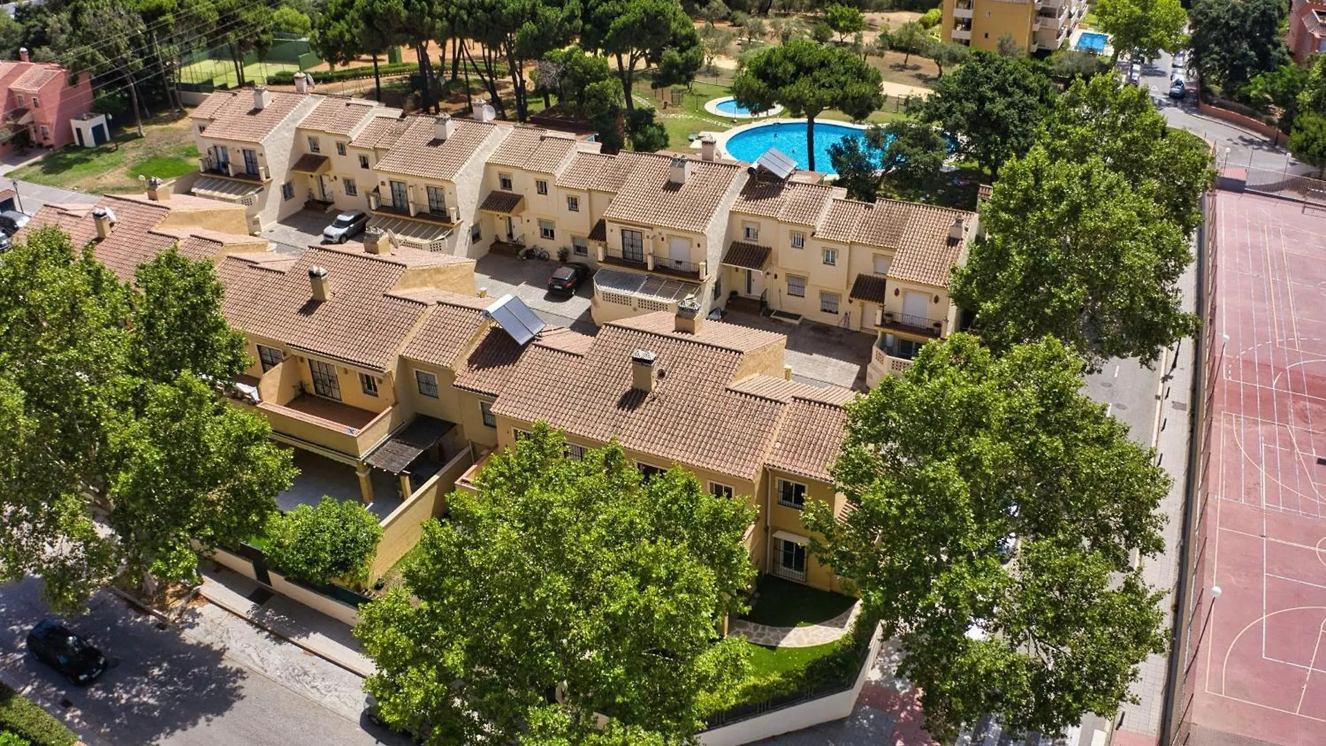فيلا 3068 Luxury Family Townhouse In Elviria, ماربيا 0*,